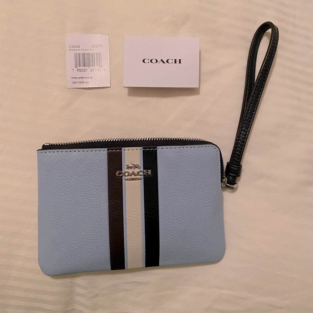 Coach SV/ Waterfall Midnight Multi Wrist Purse🥰🌷
